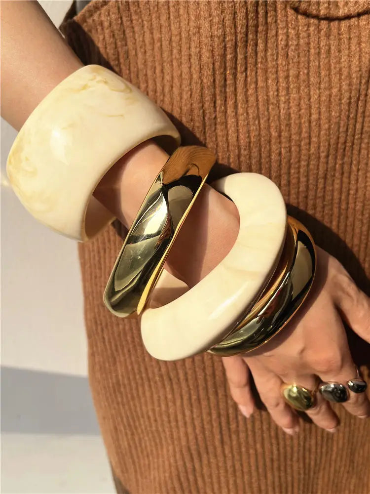 Rena Vintage Wide Geometric Large Resin Bracelet Brown - Sunymox Jewelry
