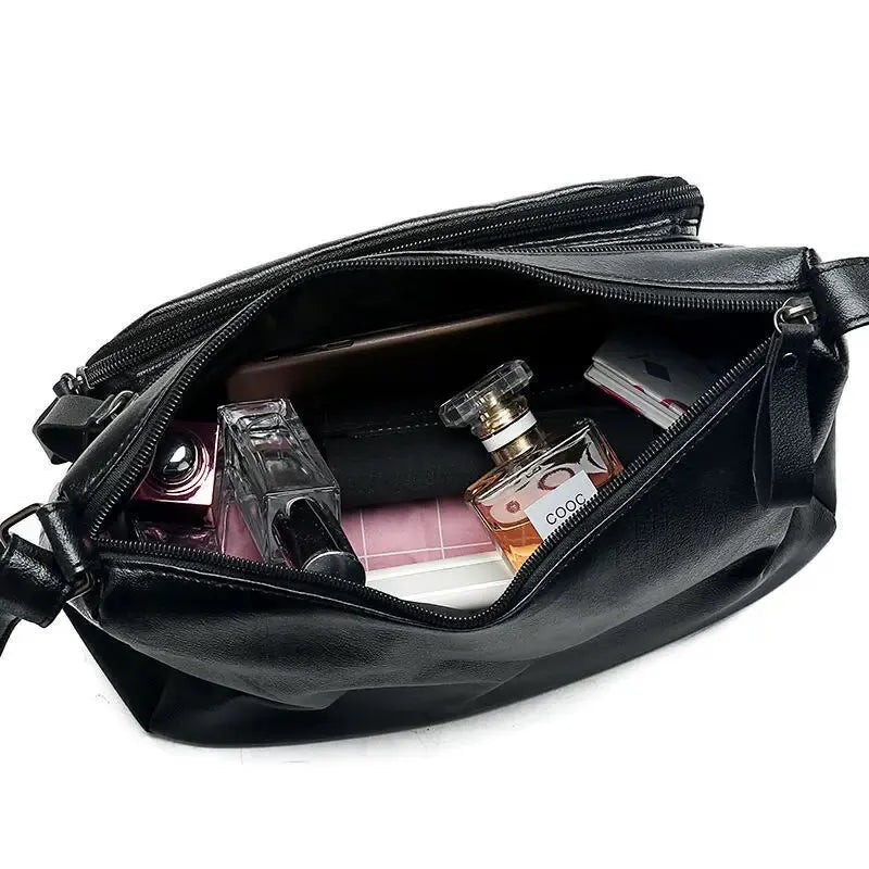 Chic and functional multi-compartment women's handbag for everyday wear