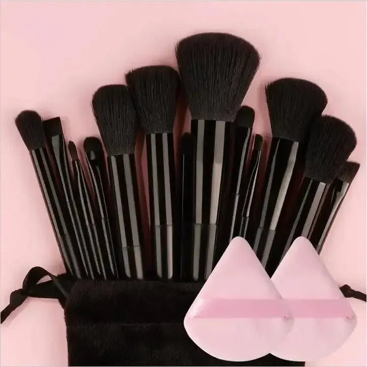Vegan-friendly makeup brushes