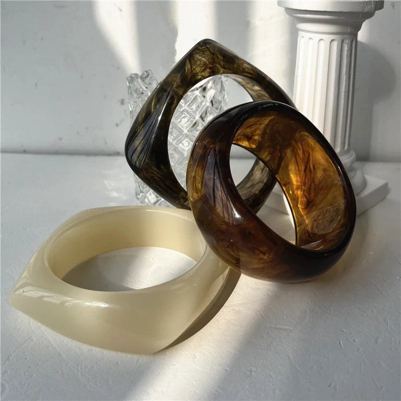 Rena Vintage Wide Geometric Large Resin Bracelet Brown - Sunymox Jewelry